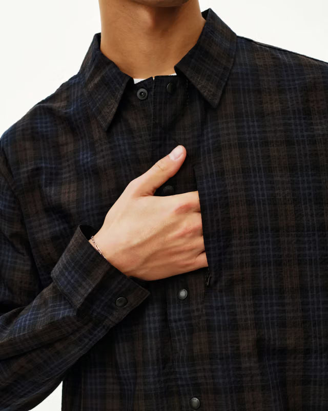 Off-Race Seersucker Shirt Man
