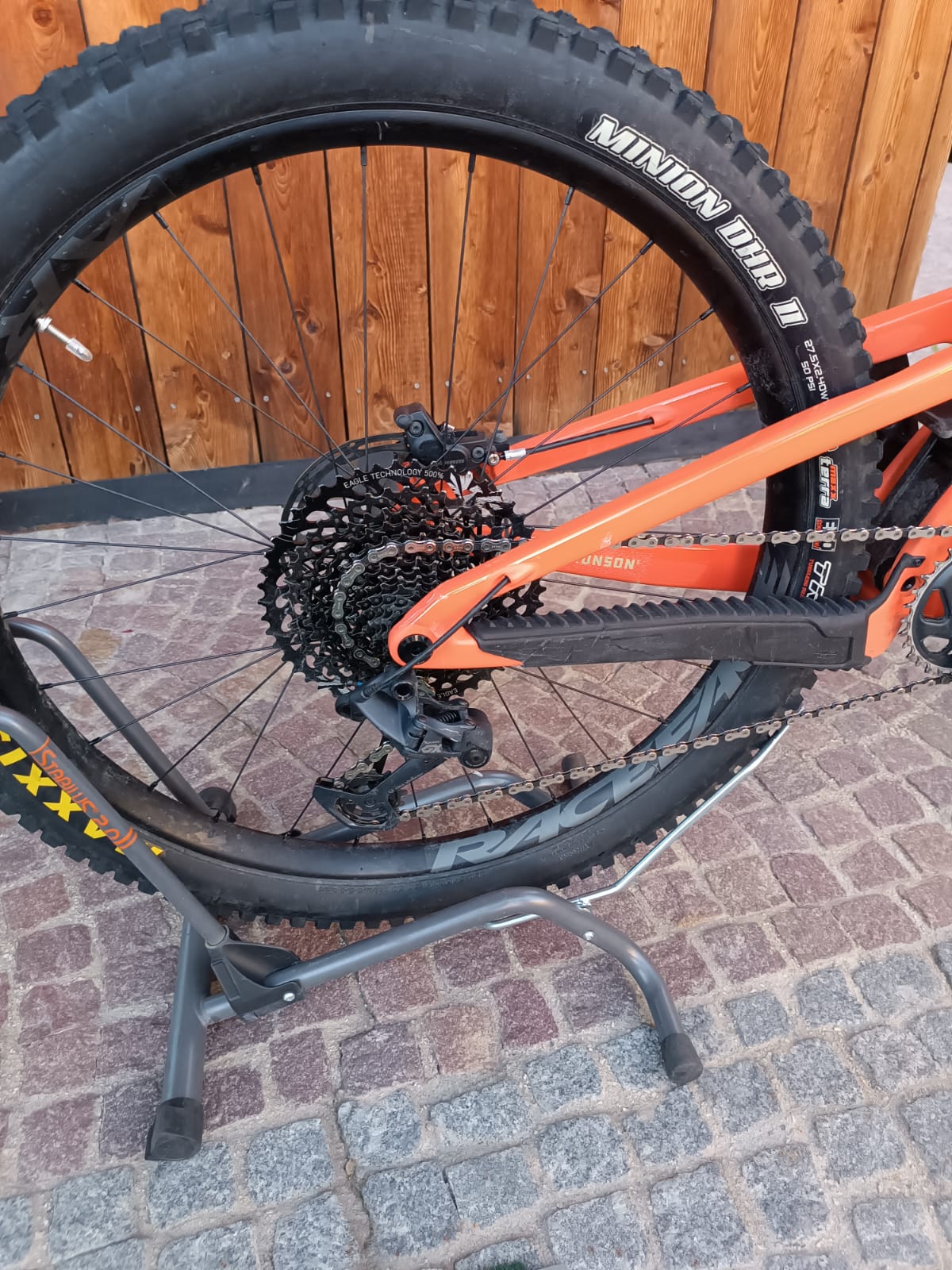 Bronson 4 S/Carbon C/MX